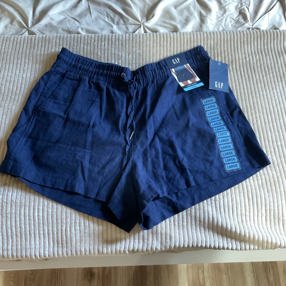 Women GAP shorts